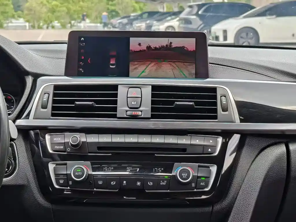 BMW 3 Series — миниатюра 7