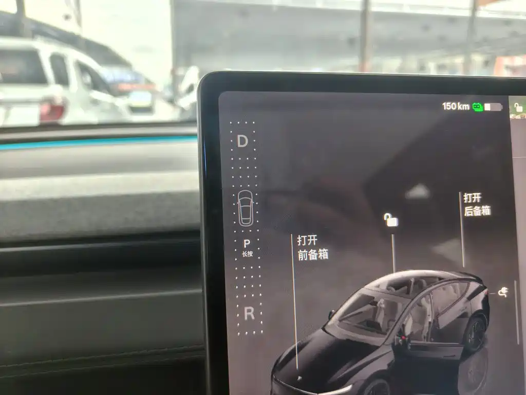 Tesla Model Y — миниатюра 14