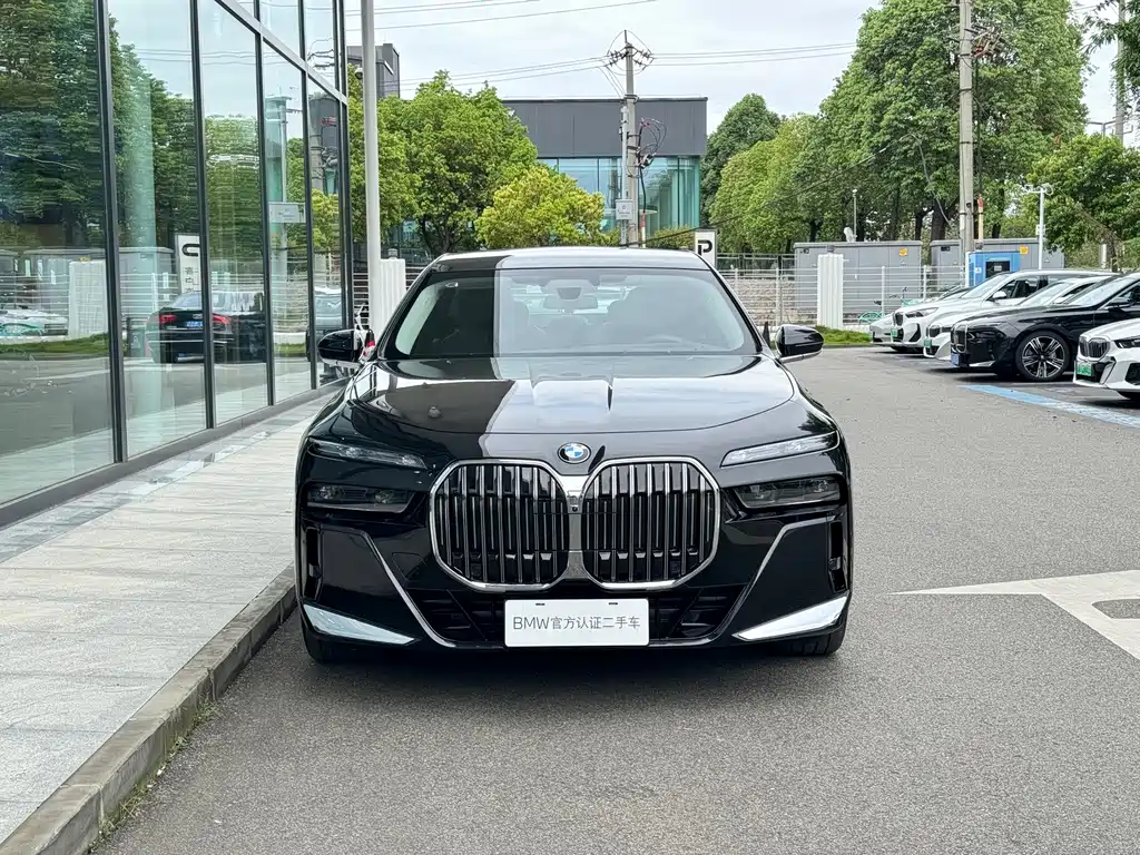 BMW 7 Series — миниатюра 2