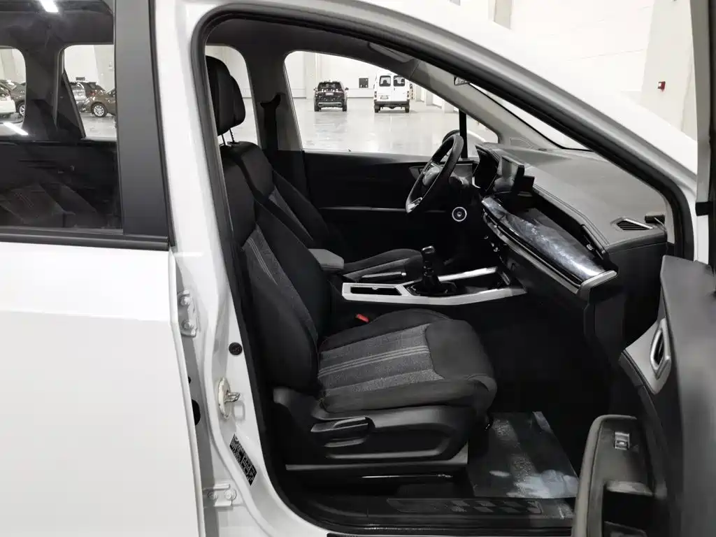 Wuling Jiachen — миниатюра 23