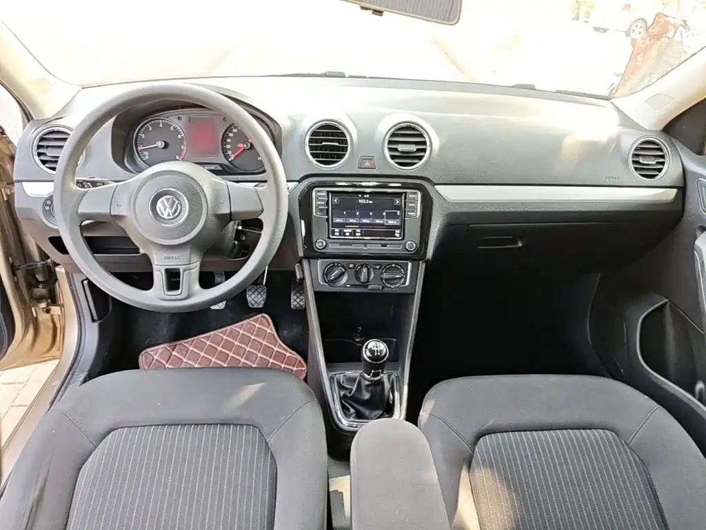 Volkswagen Jetta — миниатюра 10