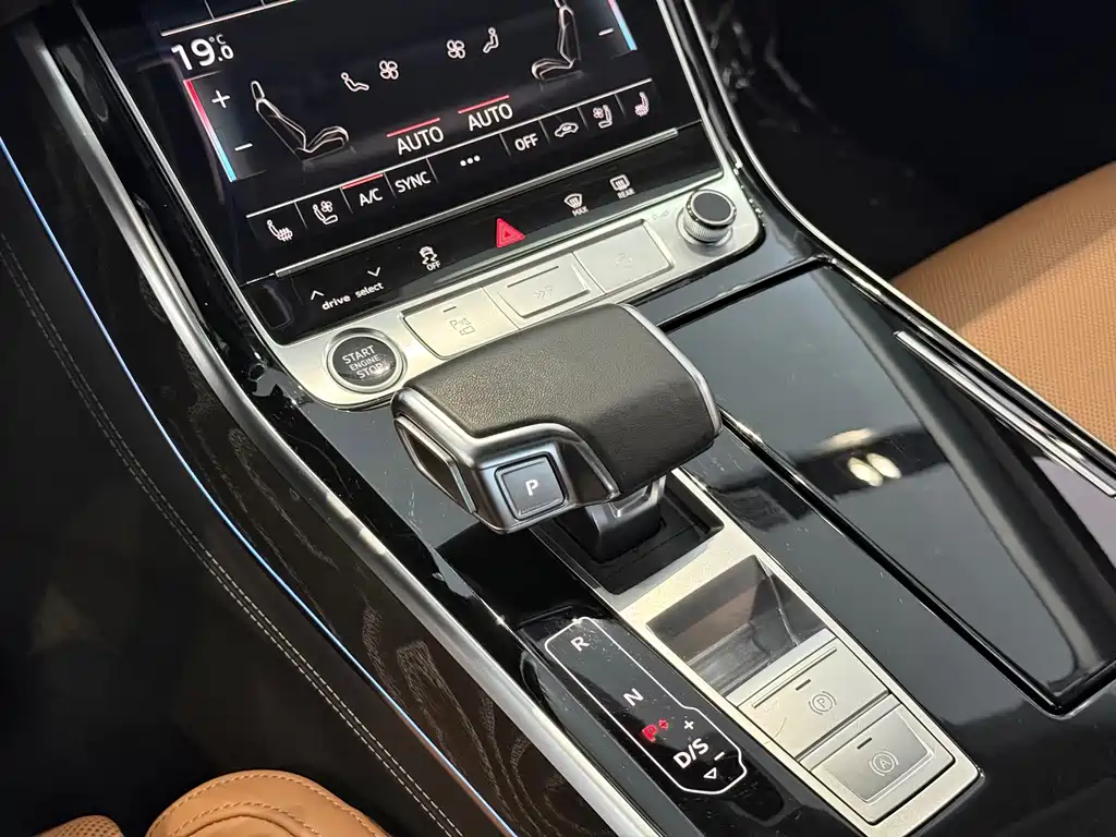 Audi A8 — миниатюра 9