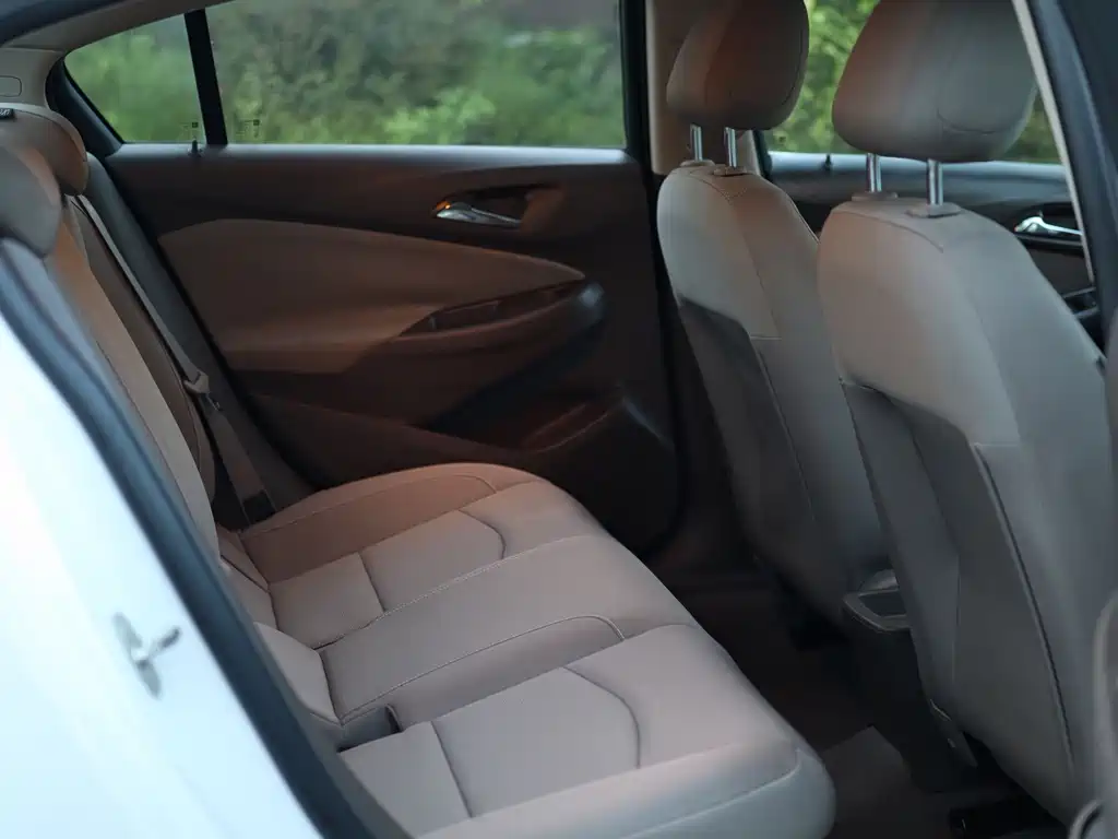 Chevrolet Cruze — миниатюра 19