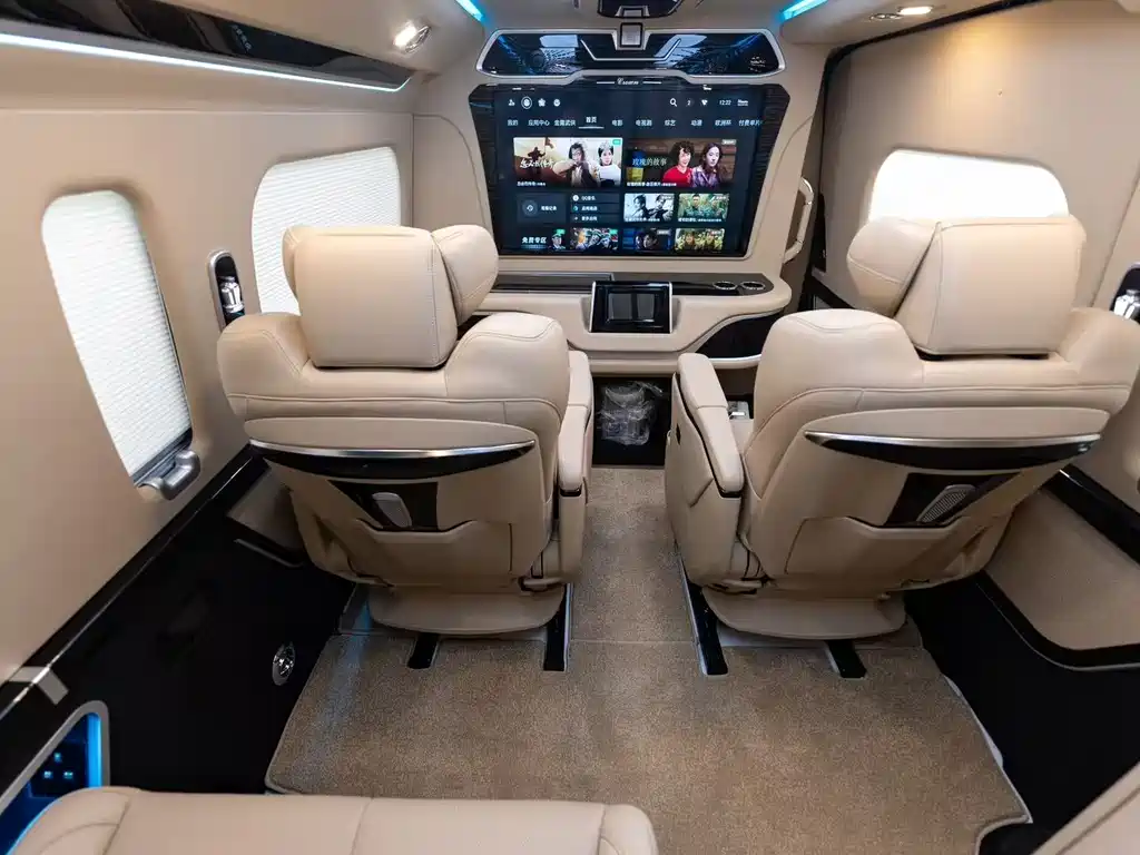 Toyota HiAce 2022 3.5L MT