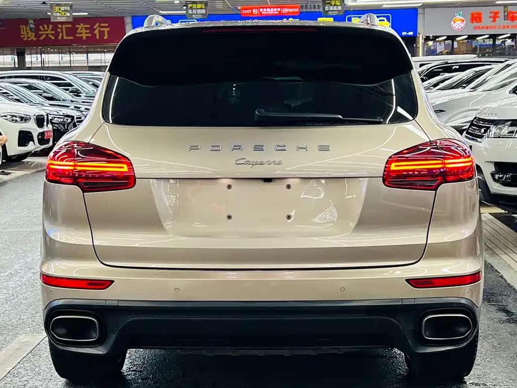 Porsche Cayenne — миниатюра 4