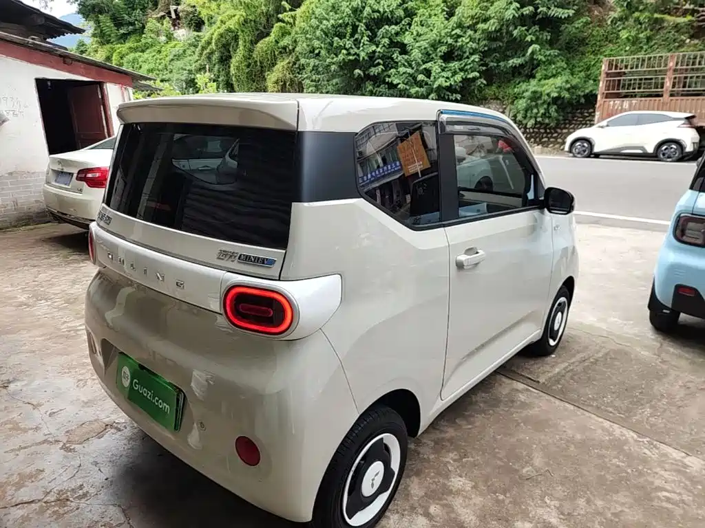 Wuling MINIEV — миниатюра 7
