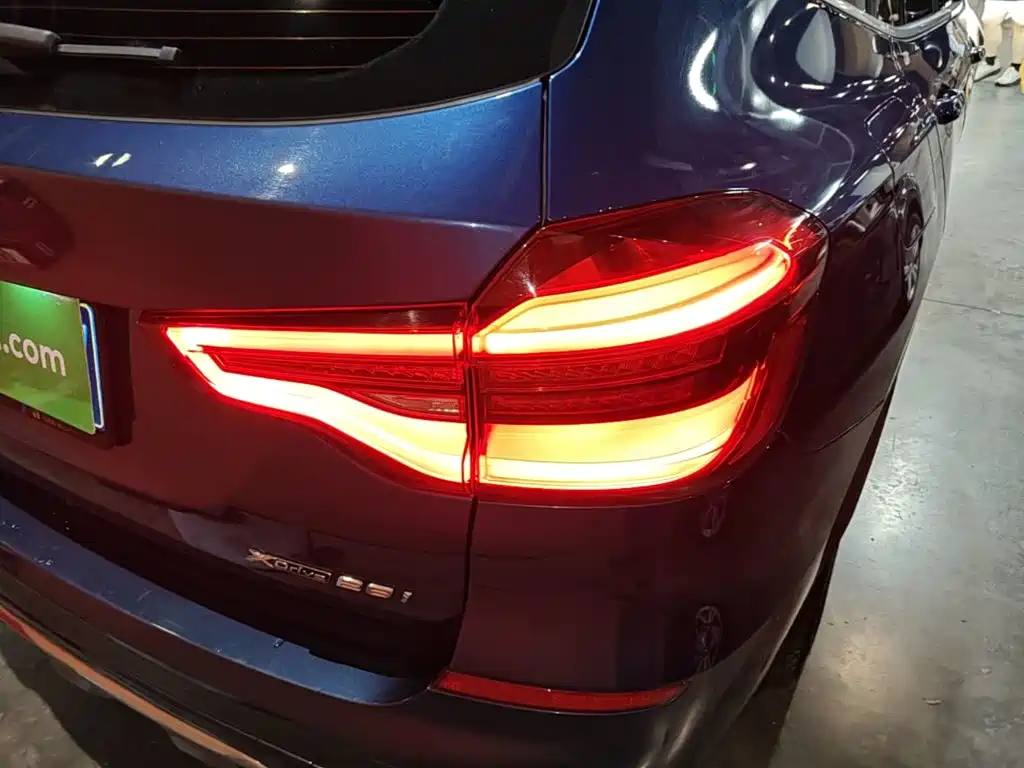 BMW X3 — миниатюра 8
