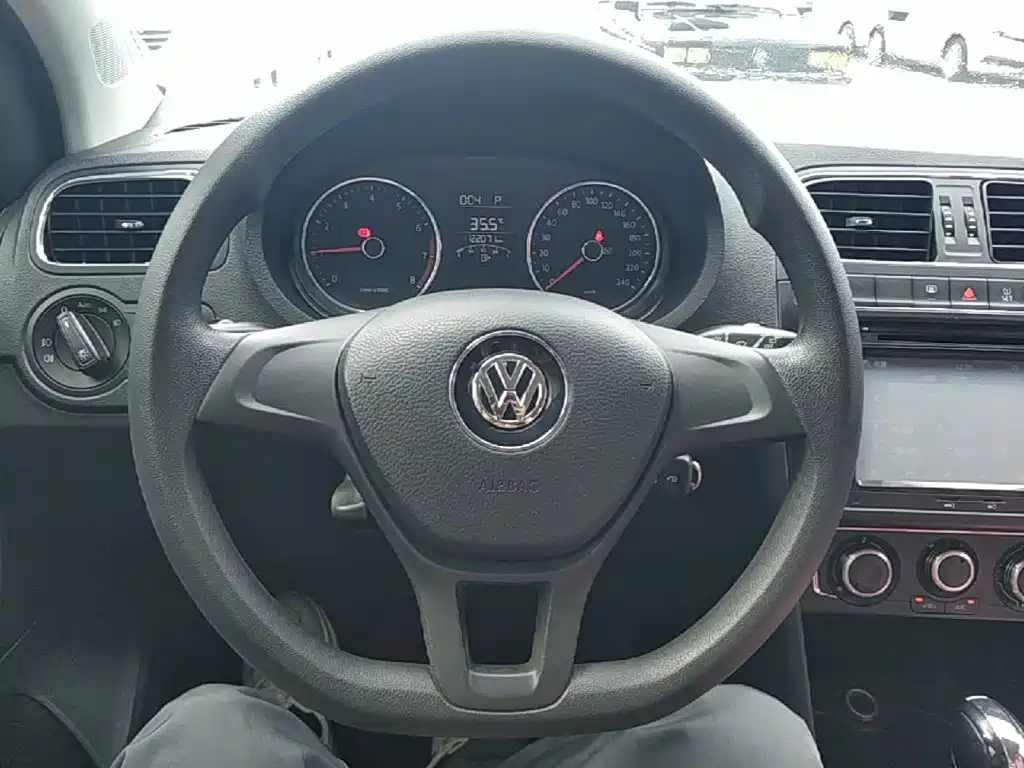 Volkswagen Polo — миниатюра 11