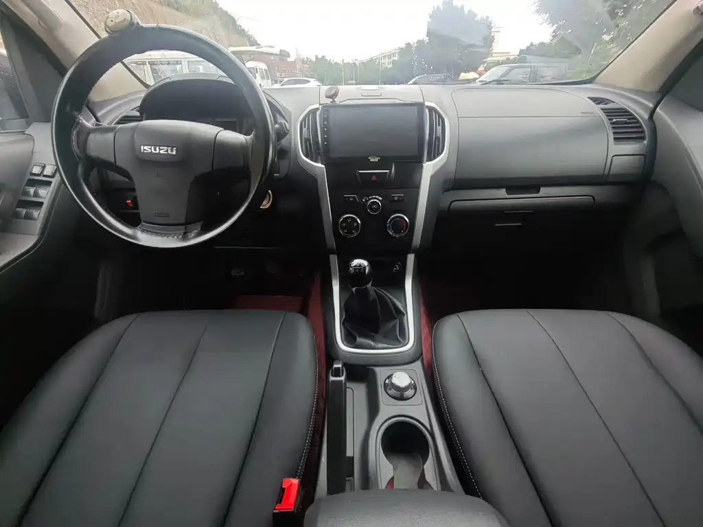 ISUZU D MAX