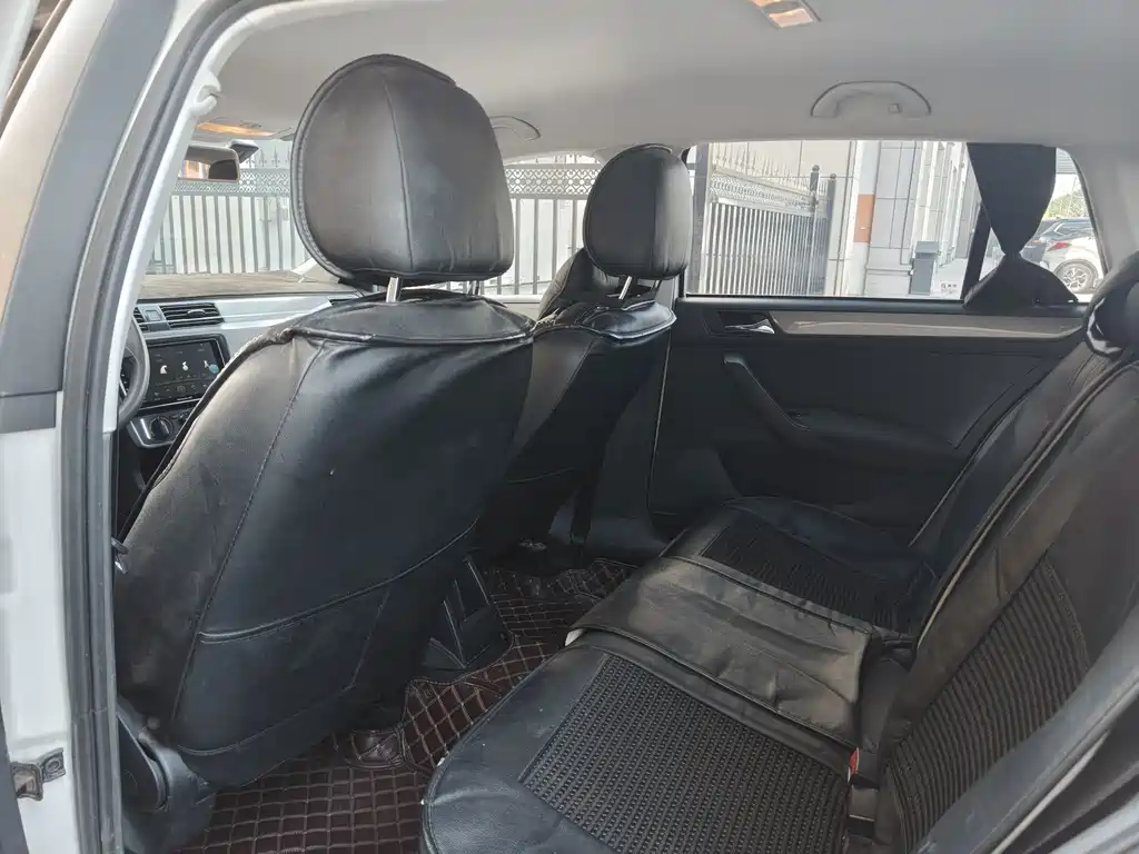Volkswagen Santana — миниатюра 5