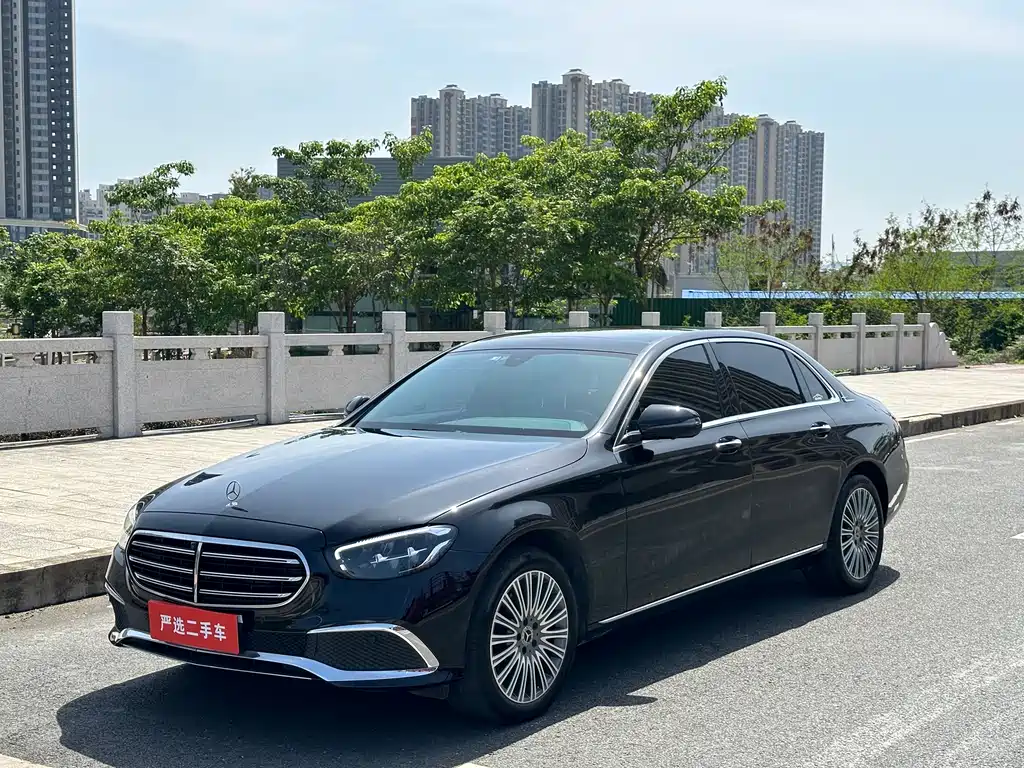 Mercedes-Benz E-Class 2022