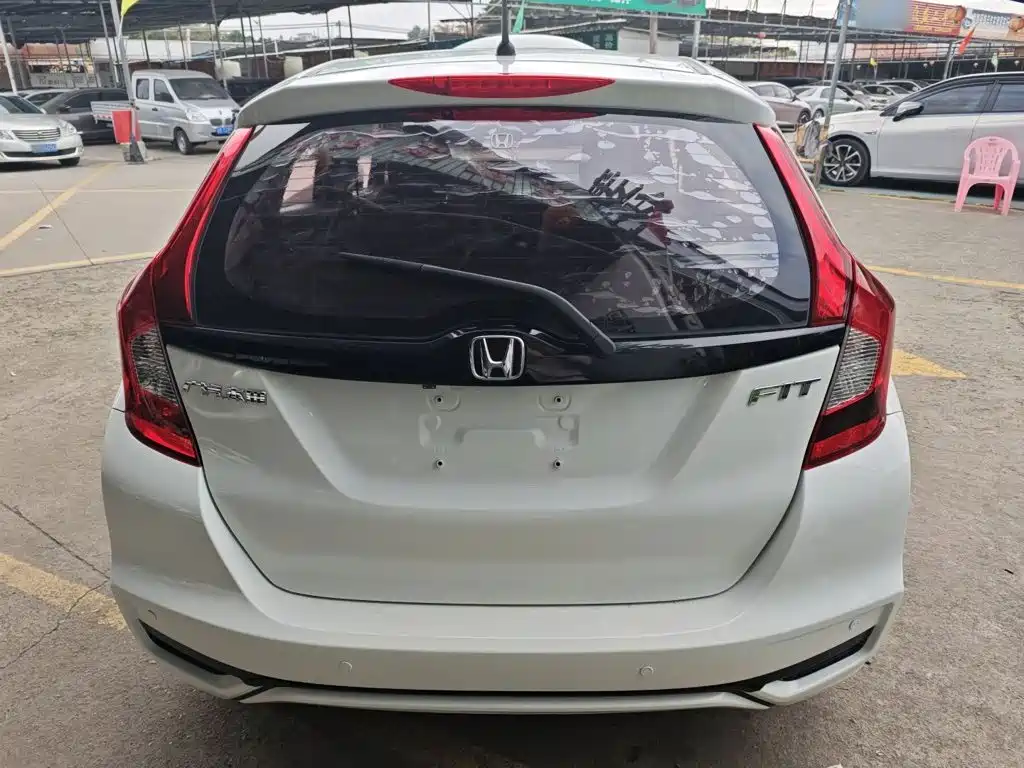 Honda Fit — миниатюра 6