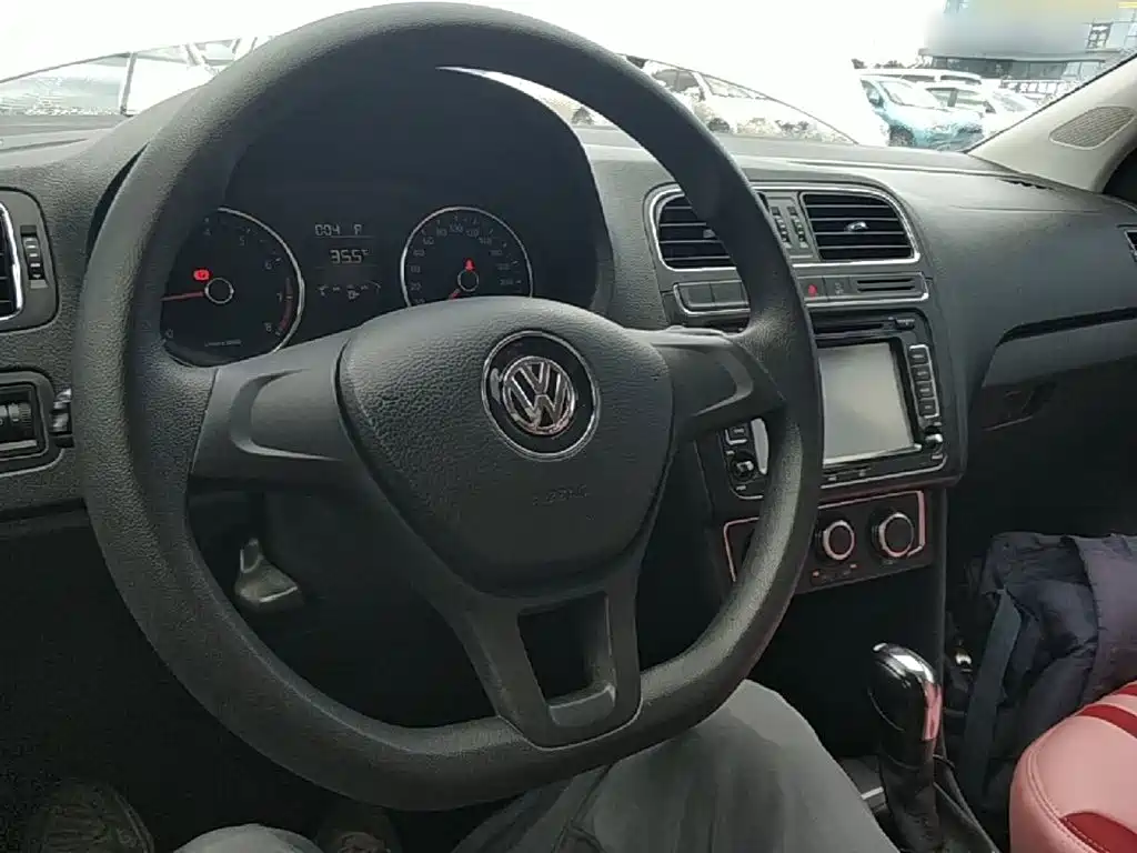 Volkswagen Polo — миниатюра 10