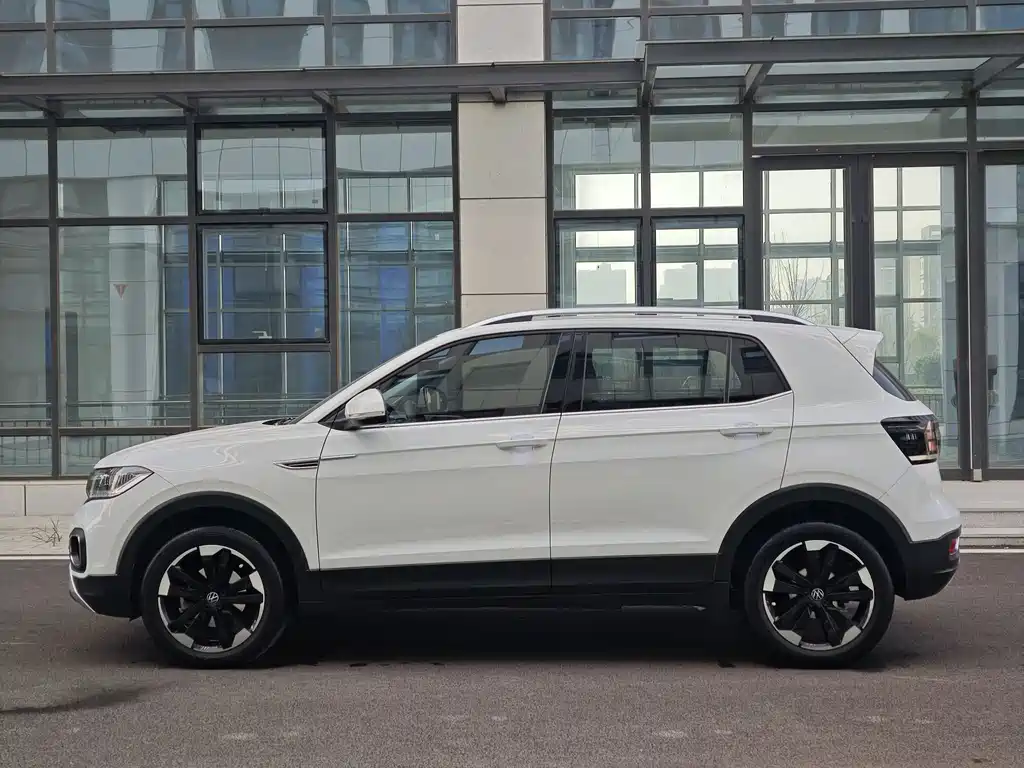 VOLKSWAGEN EXPLORING THE SHADOW