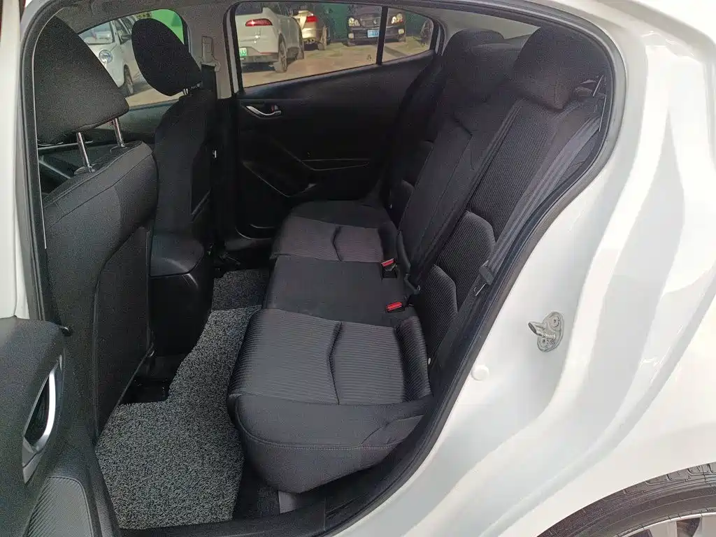 Mazda 3 Axela — миниатюра 17