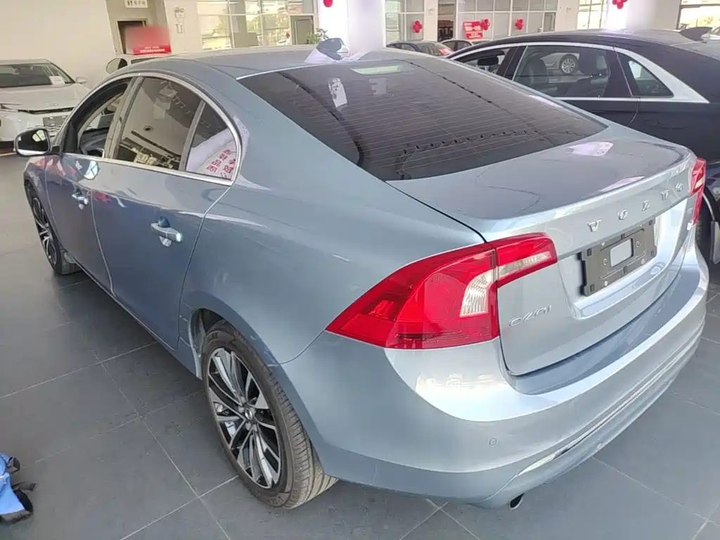 Volvo S60 — миниатюра 5