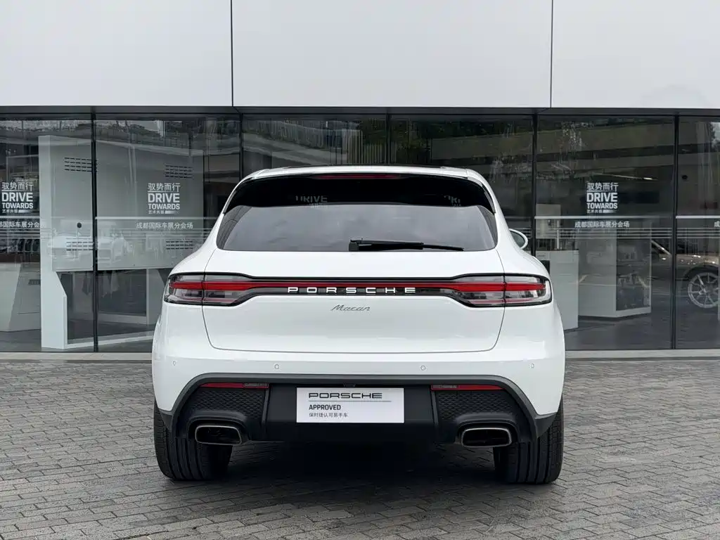 Porsche Macan — миниатюра 13