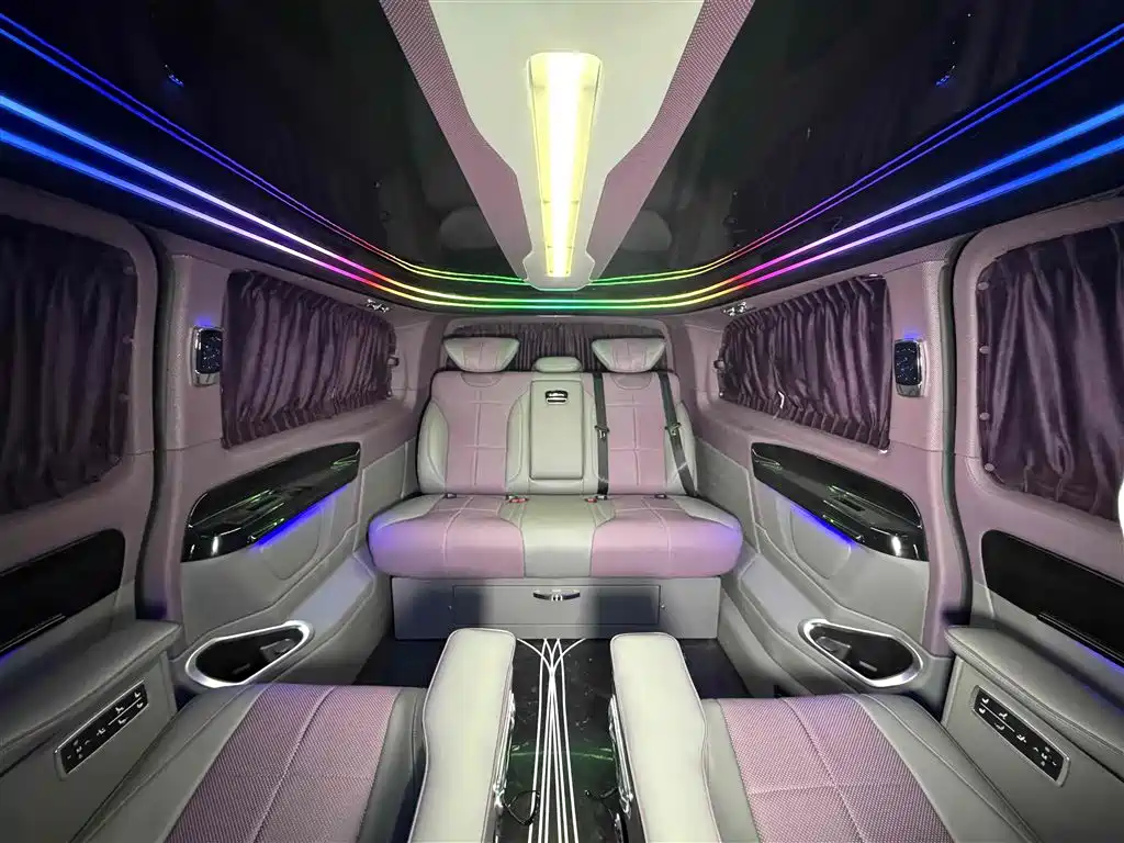 Mercedes-Benz Vito 2024 2.0T 7 мест