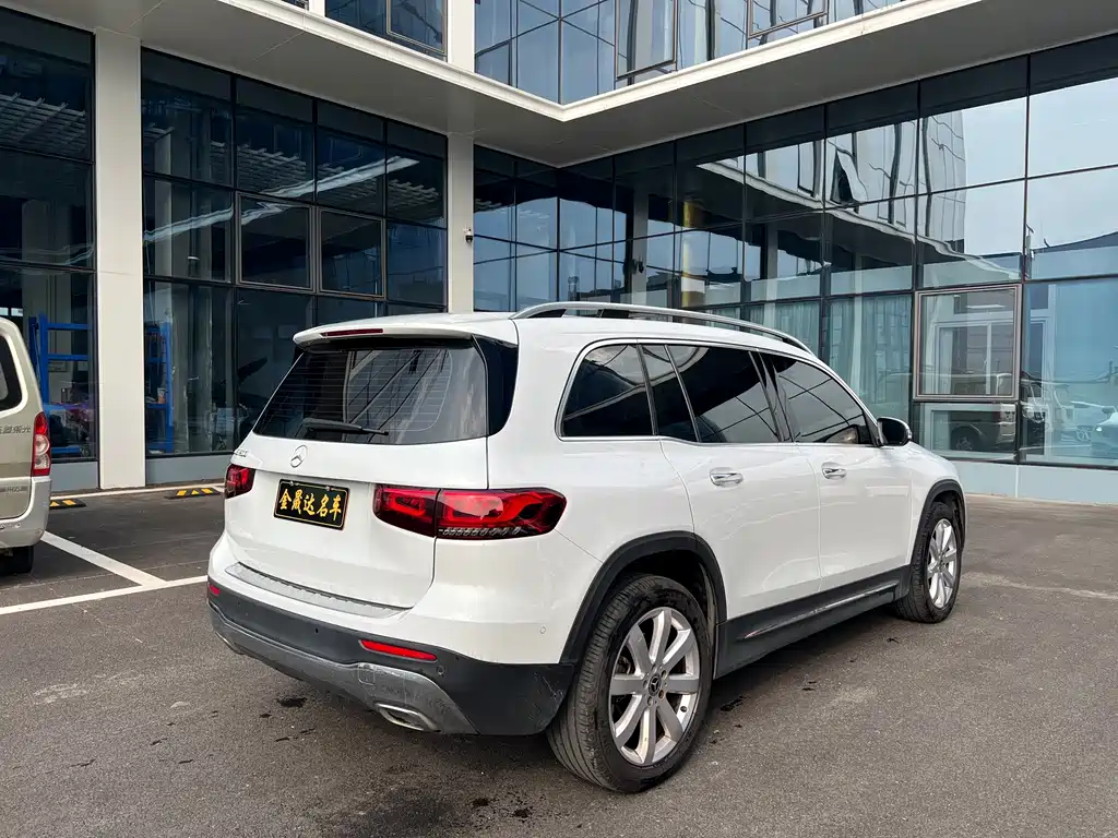 Mercedes-Benz GLB — миниатюра 9