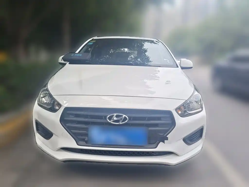 Hyundai Verna — миниатюра 2