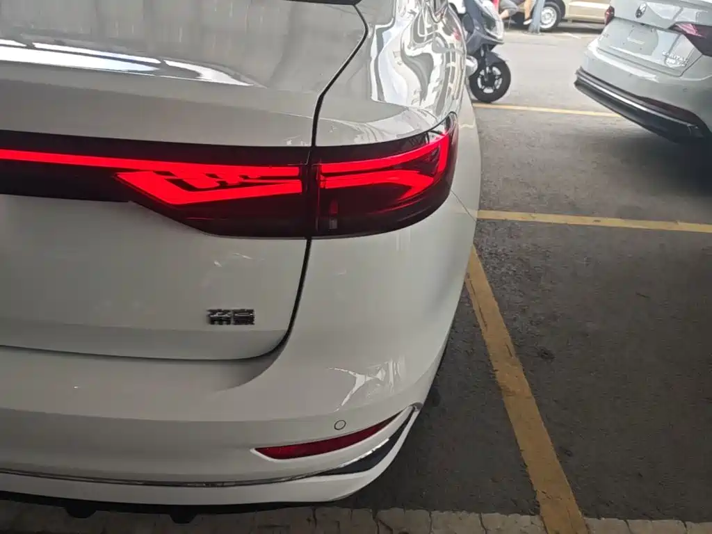 Geely Emgrand — миниатюра 8