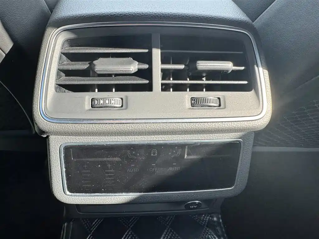 Audi A6L id 4515321 из Китая 9