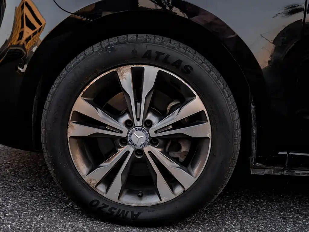 MERCEDES-BENZ V CLASS