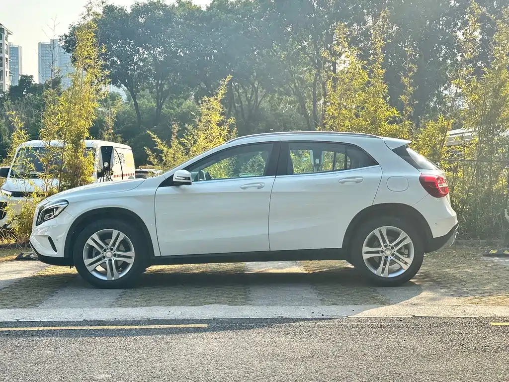 Mercedes-Benz GLA (Import) — миниатюра 19