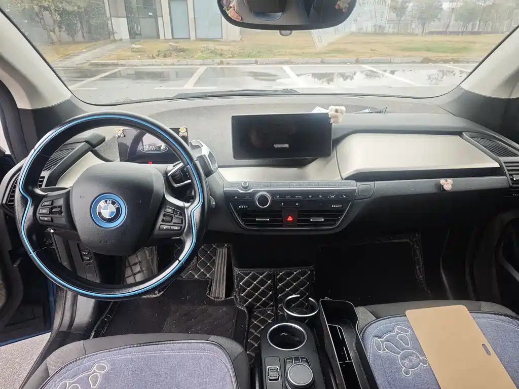 BMW I3