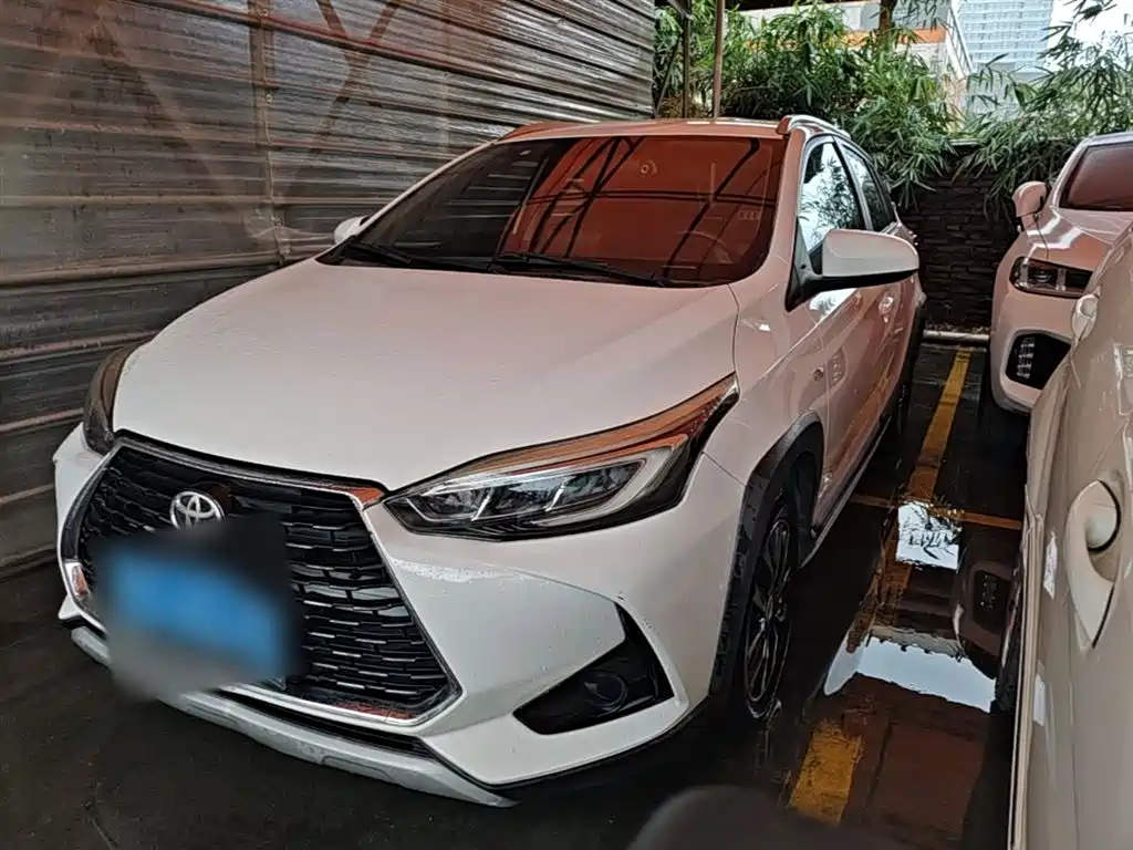 Toyota Yaris L 2021