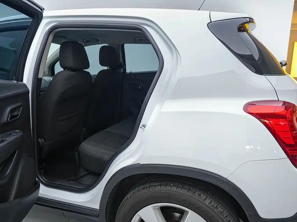Chevrolet Trax — миниатюра 5