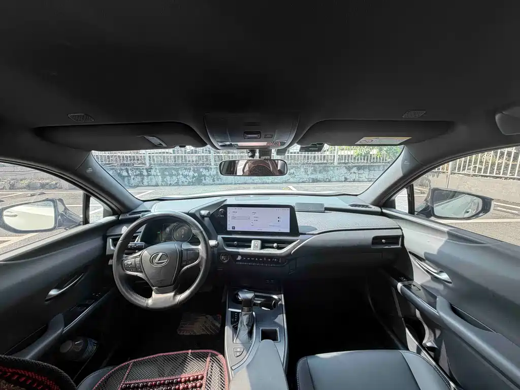 Lexus UX — миниатюра 11
