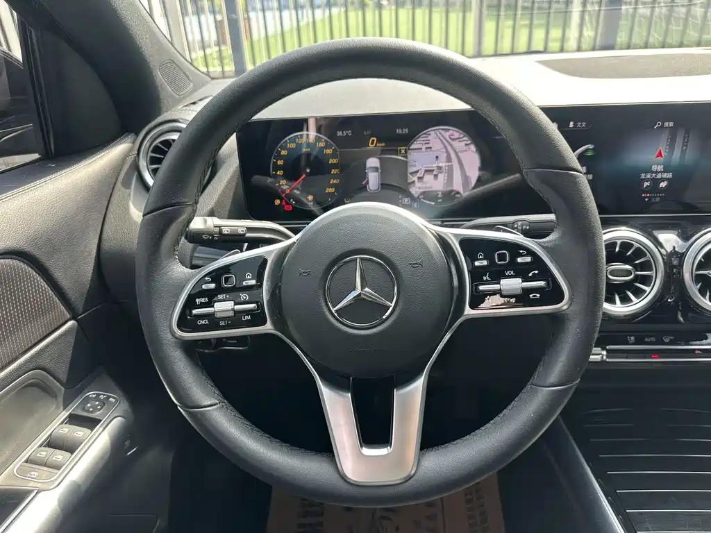 Mercedes-Benz GLA — миниатюра 15