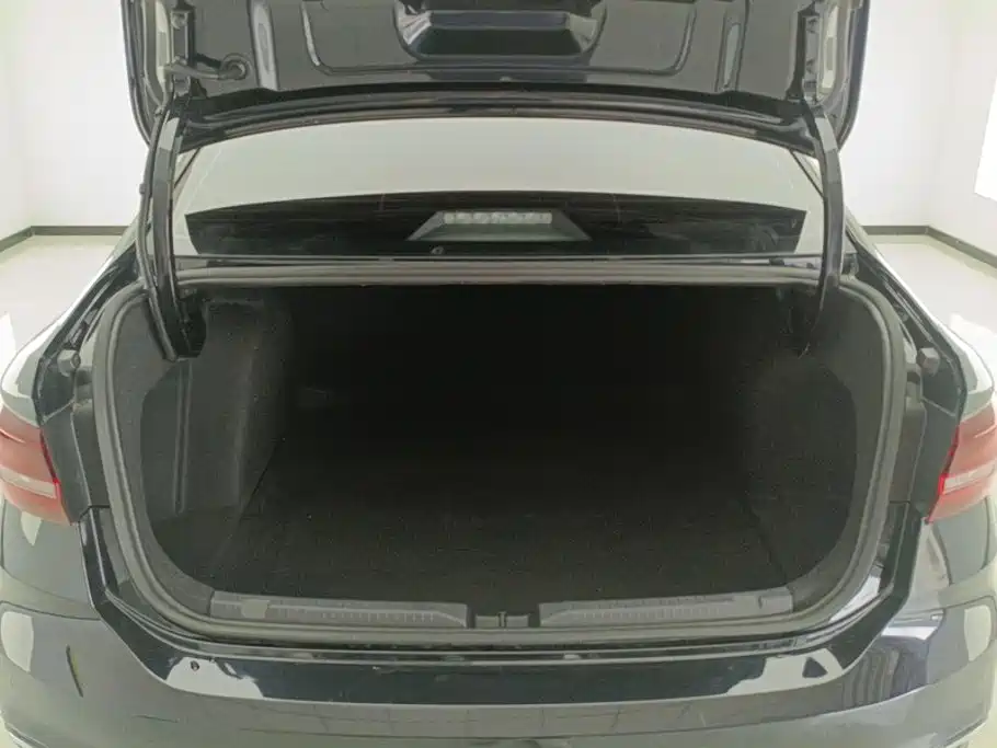 Volkswagen Lavida — миниатюра 4