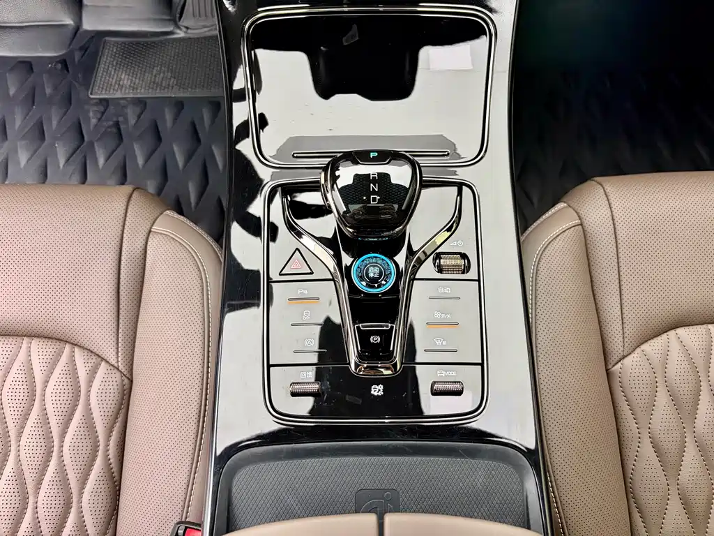 BYD Han — миниатюра 18