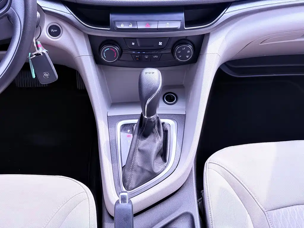 Buick Excelle — миниатюра 18