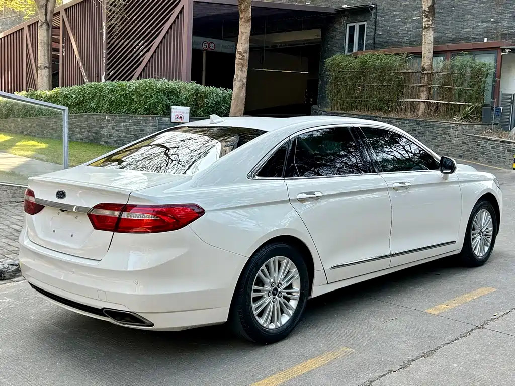 Ford Taurus 2017 EcoBoost 245 Fashion
