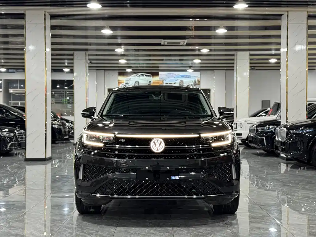 Volkswagen Tavendor 2023 380TSI R-Line