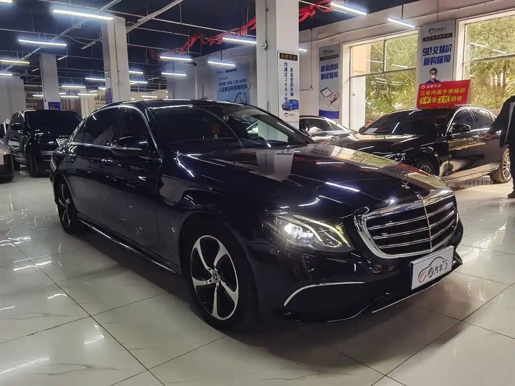 Mercedes-Benz E-Class — миниатюра 2