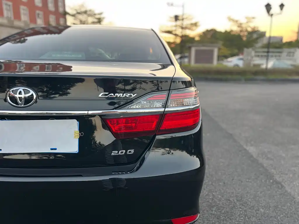 Toyota Camry — миниатюра 9