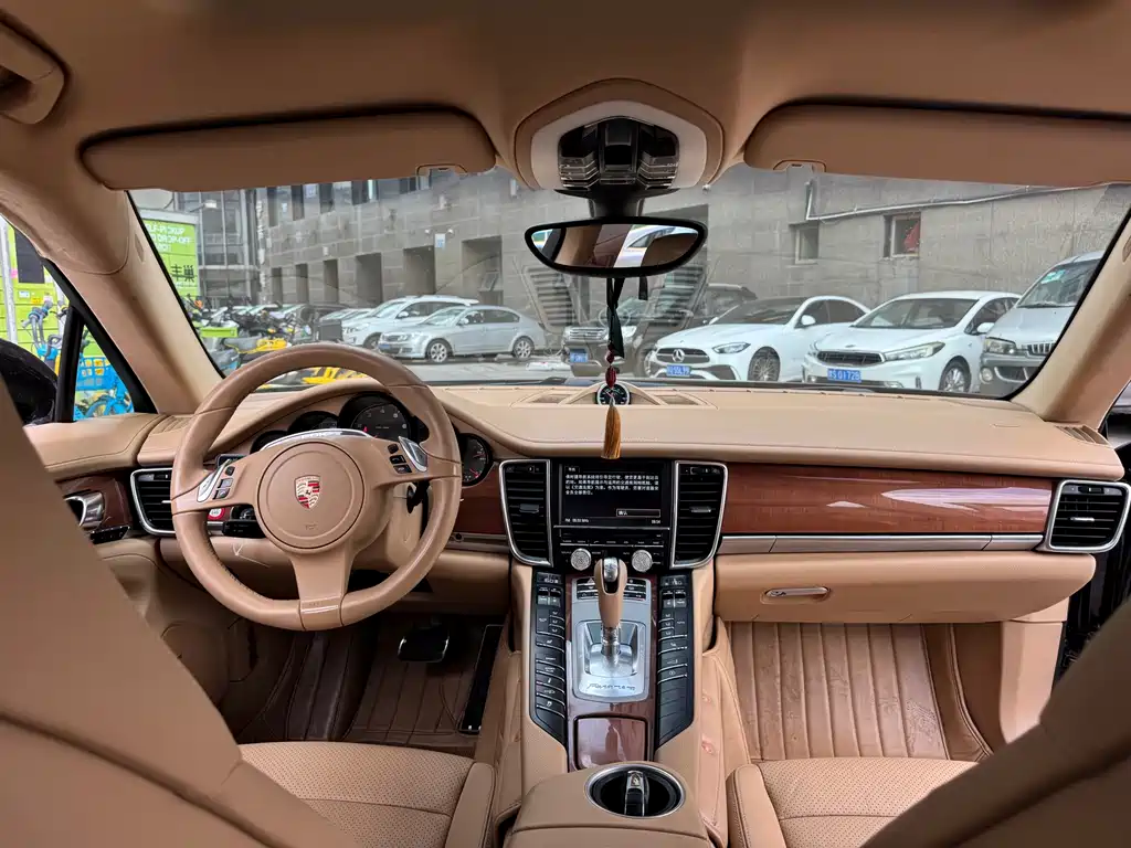 Porsche Panamera — миниатюра 9