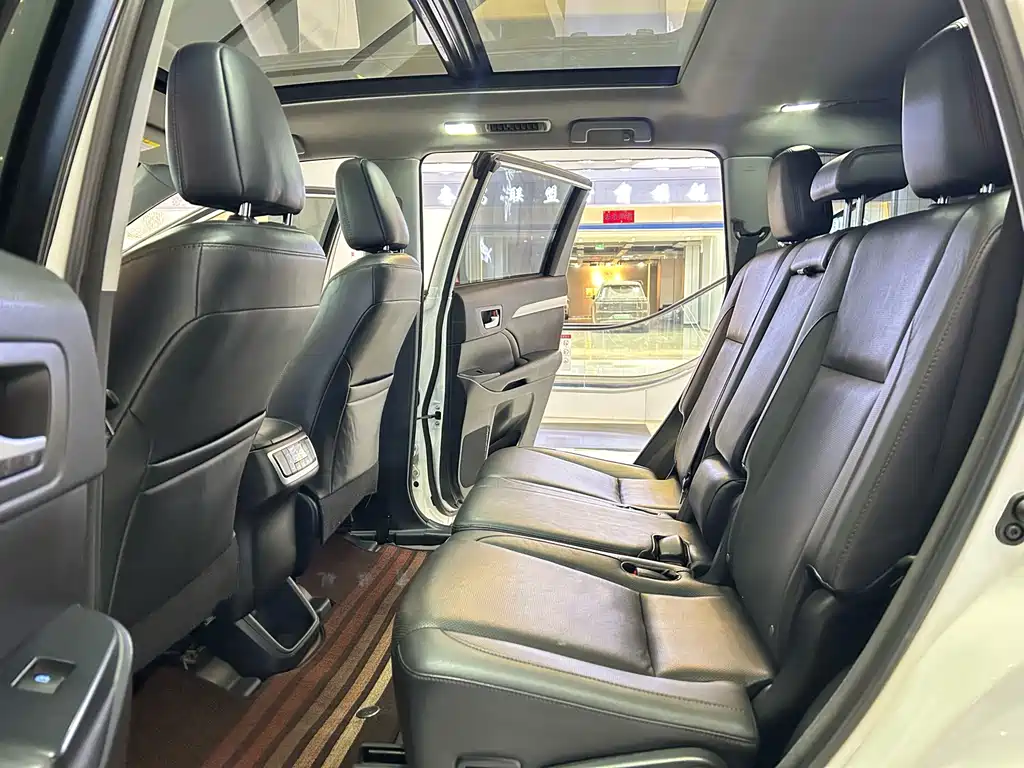 Toyota Highlander — миниатюра 6