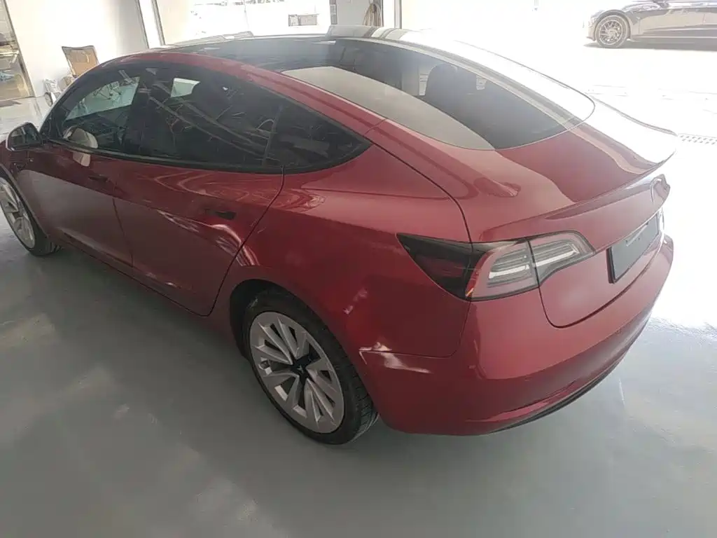 Tesla Model 3 — миниатюра 5