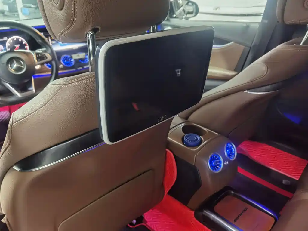 Mercedes-Benz E-Class — миниатюра 22