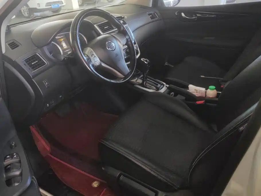 Nissan Tiida — миниатюра 9