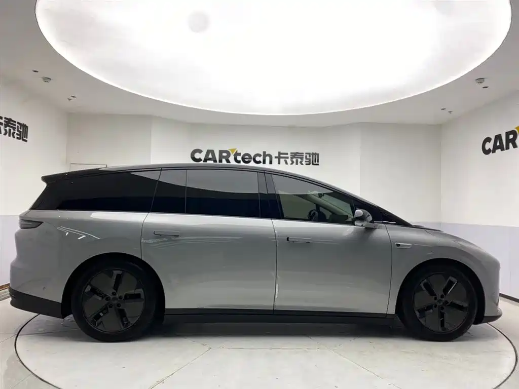 Li Auto i8 2025 Standard