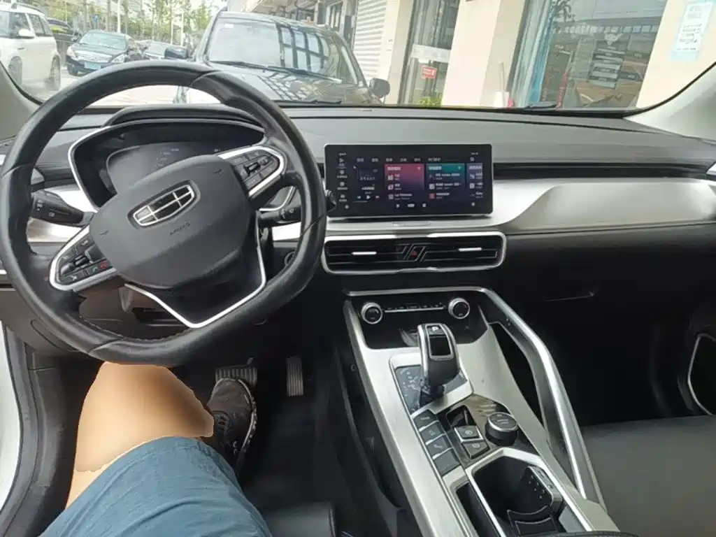 Geely Binyue NEV — миниатюра 10