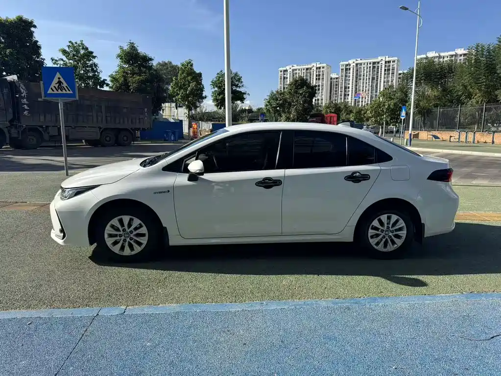 Toyota Corolla — миниатюра 7