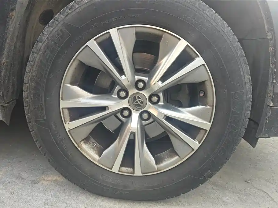 Toyota Highlander 2015 2.0T Elite 7 мест