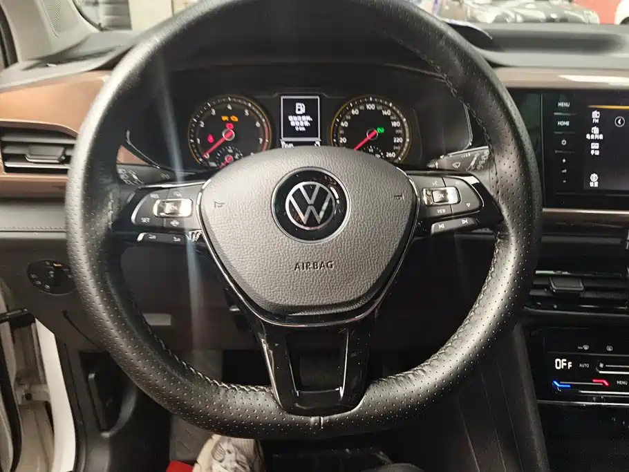 Volkswagen Tharu — миниатюра 15